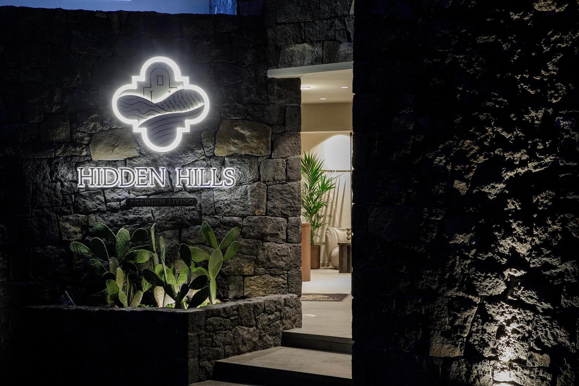 Hidden Hills Hotel *